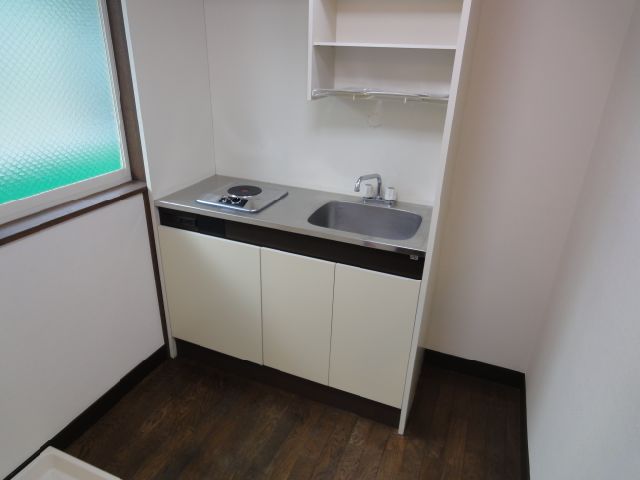 Kitchen. Easy-to-use kitchen.