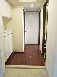 Entrance. Entrance part Floor there is a feeling of luxury dark brown