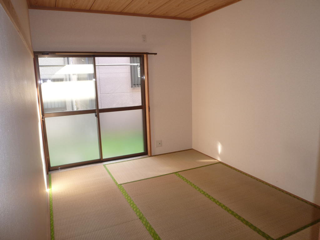 Living and room. Japanese-style room 6 quires