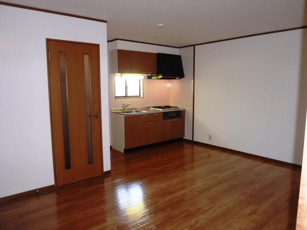 Living and room. Living 11.5 Pledge