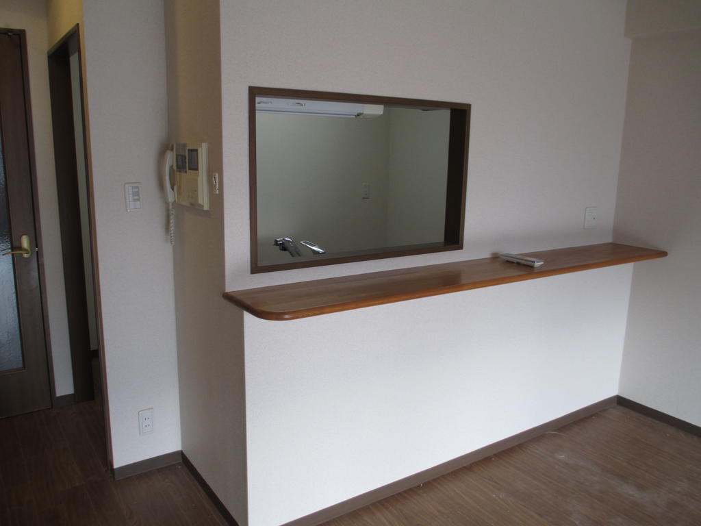 Living and room. Independent kitchen