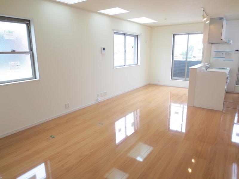 LDK wide, , , , Or, Or is dazzling. 