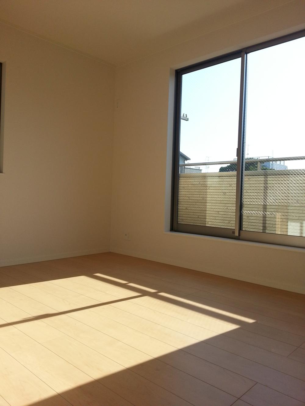 Same specifications photos (Other introspection)