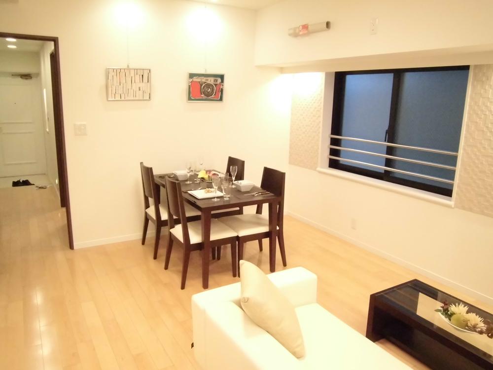 Living. Furniture will put all !!