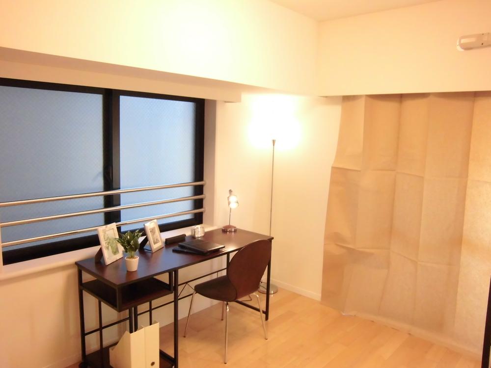 Non-living room. How might it be to study?