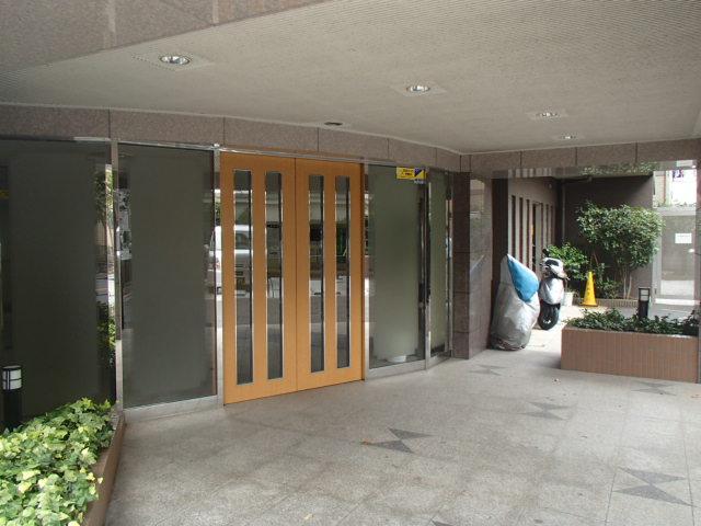 Local appearance photo. Local (10 May 2013) Shooting