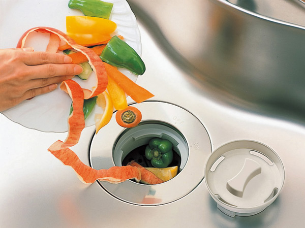 Room and equipment. Just flip a switch, Standard equipped with a disposer of grinding process the garbage immediately. Not having to worry about unpleasant garbage, Smart life begins. (Same specifications)