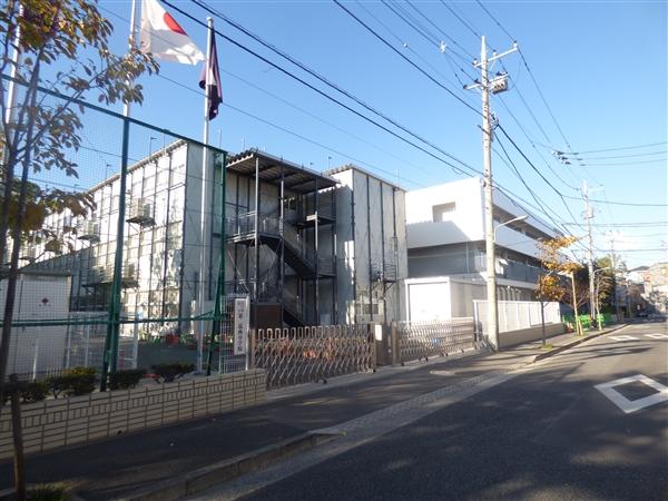 Primary school. Second Kasai to elementary school 634m