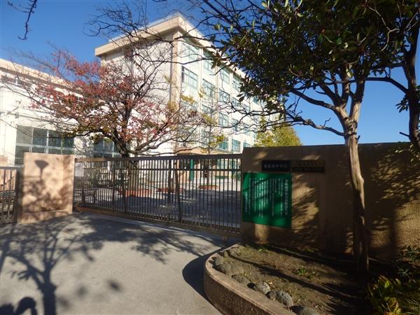 Junior high school. Higashikasai 659m until junior high school