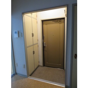 Bath. Small window there You can ventilation