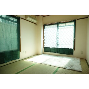 Entrance. Entrance Storage Yes