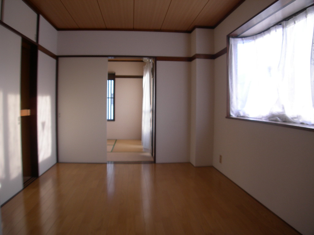 Living and room. Western-style 1