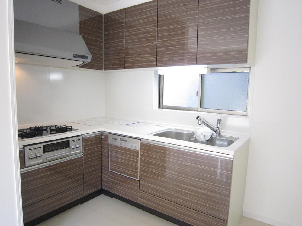 Same specifications photo (kitchen). Reference photograph (other property and the same specifications)