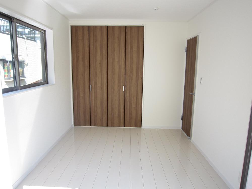 Non-living room. Reference photograph