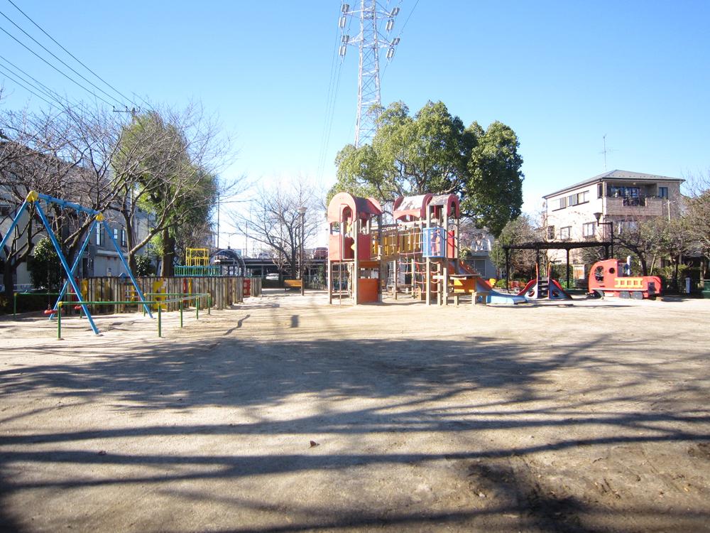 park. 100m to Minori park