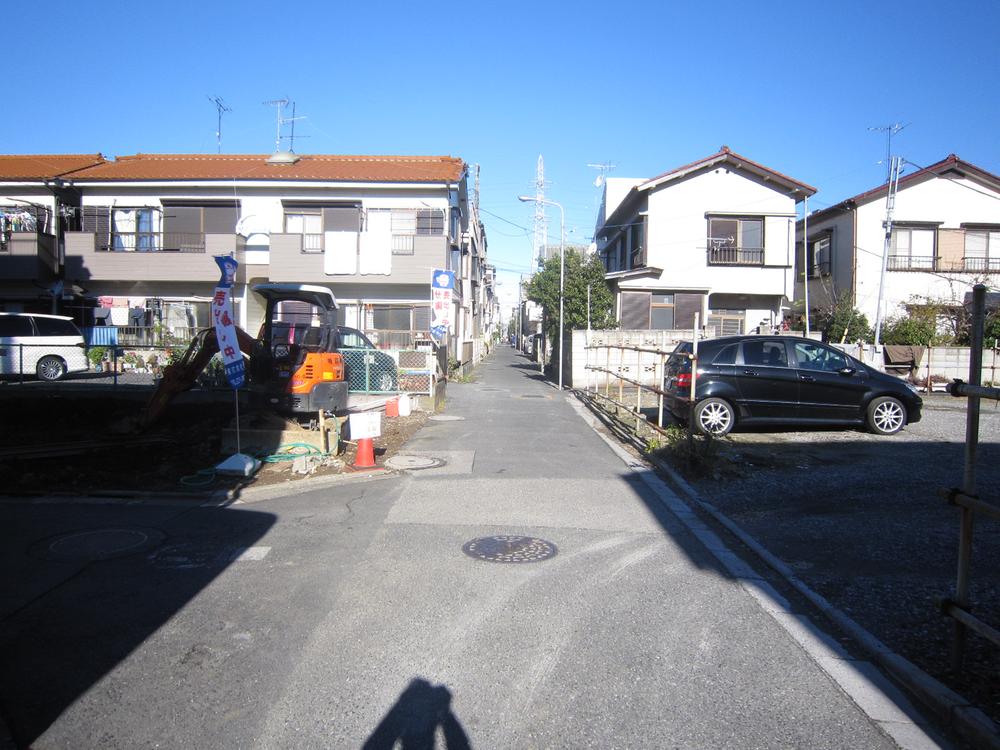 Local photos, including front road. Local (12 May 2013) Shooting