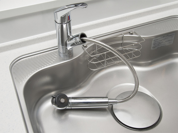 Kitchen.  [Water purifier built-in shower faucets] Adopt a water purifier built-in shower faucet with a convenient pull-out head to clean the sink. (Model Room N1 type)