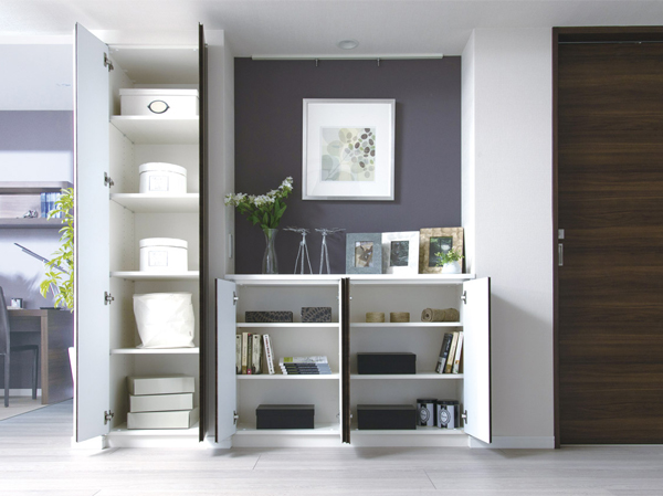 Living.  [Compartment ・ Other (installed in all households)] living ・ Such as the storage of vacuum cleaner in the dining, It stored that can be used for various applications are available. Also, Set up a counter, You can also put a photo or painting, etc.. (Model Room N1 type)