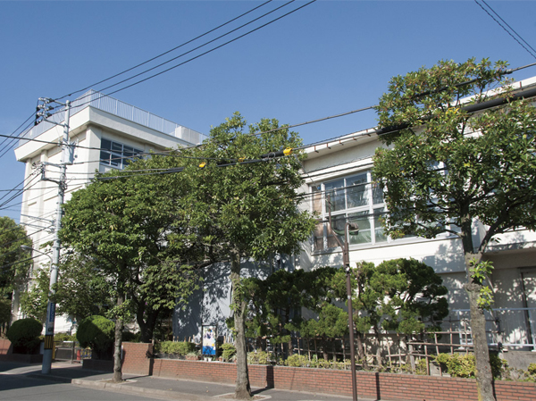 Surrounding environment. Nishiichinoe elementary school (about 20m ・ 1-minute walk)