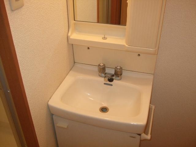 Washroom. Independent wash basin