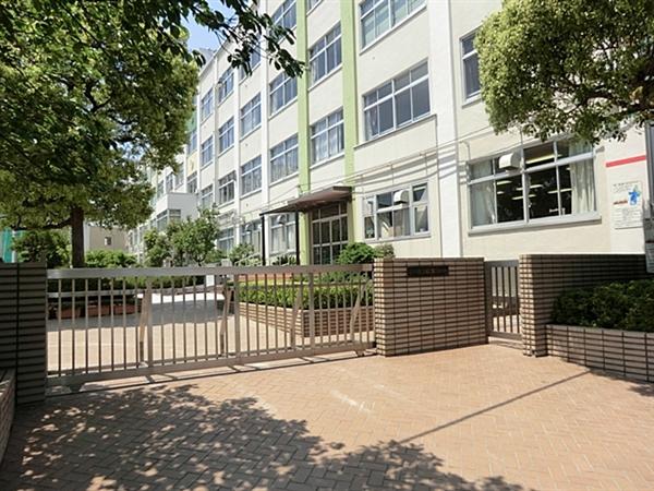 Junior high school. Mizue to the second junior high school 500m