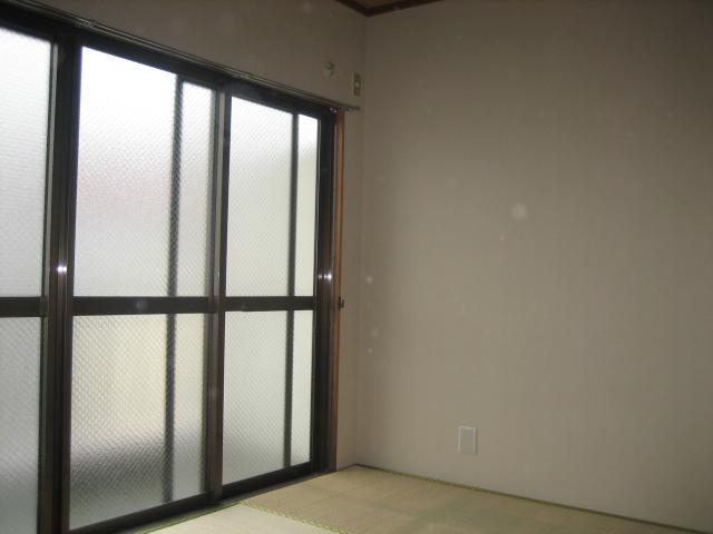 Living and room. Japanese-style room 2 (same type)
