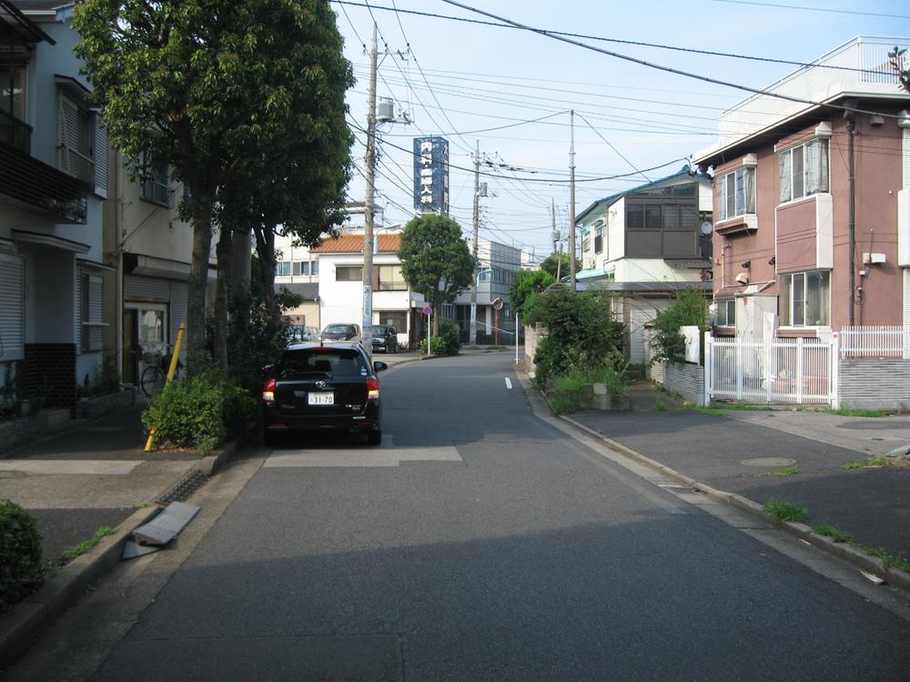 Local photos, including front road. Local (10 May 2013) Shooting