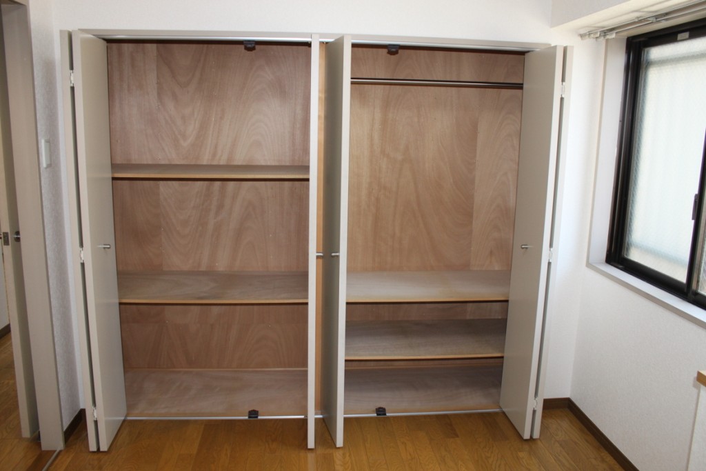 Receipt. Western-style closet