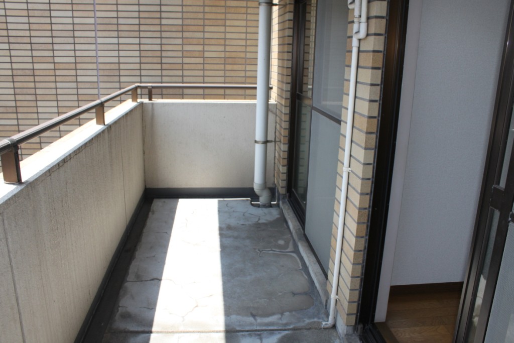 Balcony. Good balcony per yang