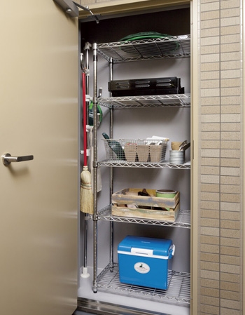 Receipt.  [trunk room] Installing a trunk room that can be neat storage and seasonal and outdoor goods.