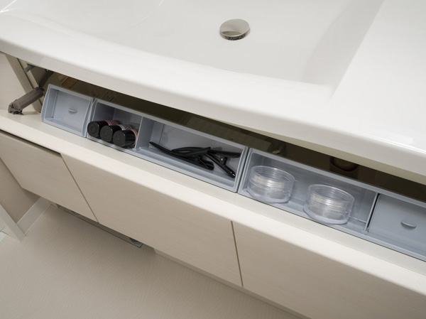 Bathing-wash room.  [Basin pocket] Take advantage of the drawer the upper space of the bathroom vanity. Convenient storage pocket clutter Okeru closed tend to things in small portions.