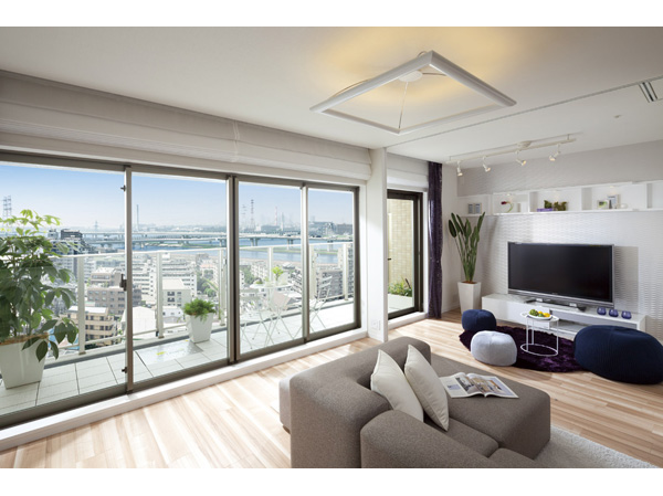 Room and equipment. "Oberstdorf Nishikasai" is, 4 By distributing the width of the dwelling unit amount to 3 dwelling units, All residential units have a more wide plan 8m. living ・ Giving an open feeling of more than imagination to dining, Also, By adopting the twin window, More will be adopted plenty of bright sunshine of the south-west-facing. (Model room A type of living ・ Which was synthesized by CG processing the local 15th floor equivalent of view photo (March 2013 shooting) to dining, In fact a slightly different)