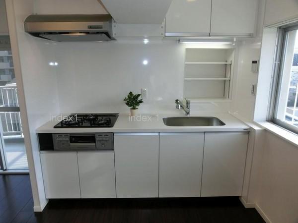 Kitchen. Hakadori you dishes in the 3-burner stove ☆