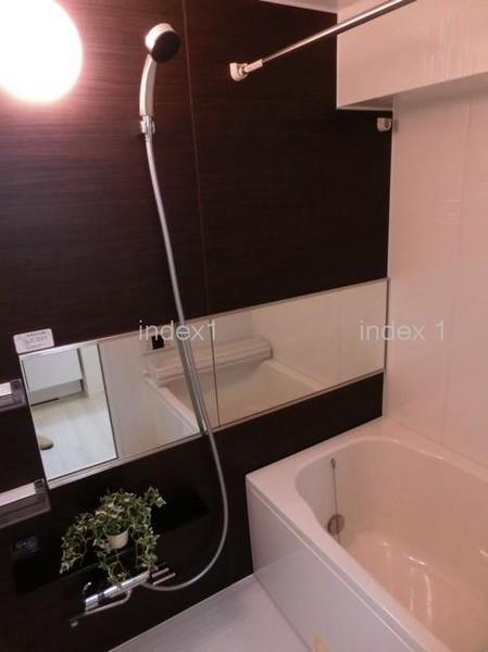 Bathroom. Convenient reheating ・ With bathroom dryer ☆