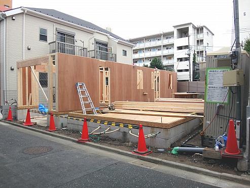 Local photos, including front road. Local (October 22 shooting)