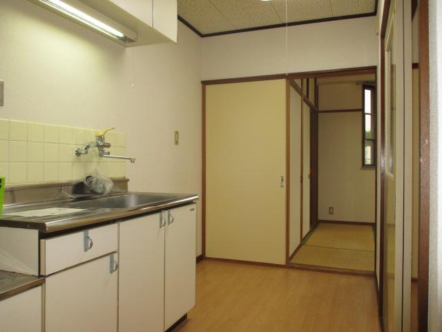 Other room space. Kitchen 2