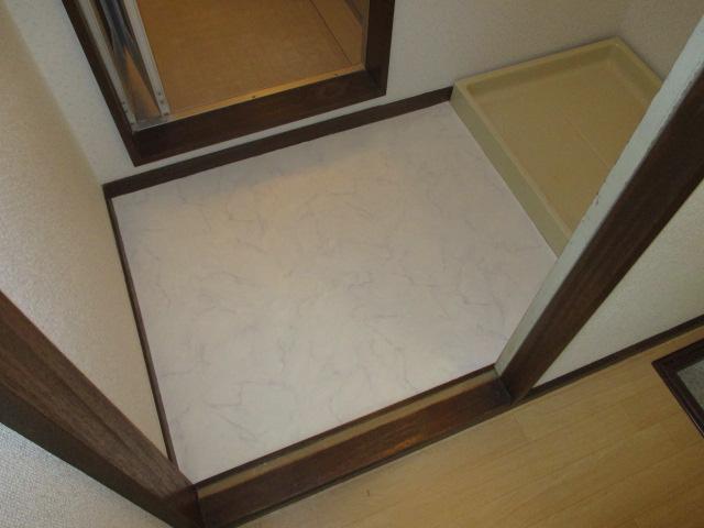 Other room space. Dressing room