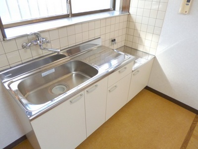 Kitchen. Two-burner gas stove installation Allowed