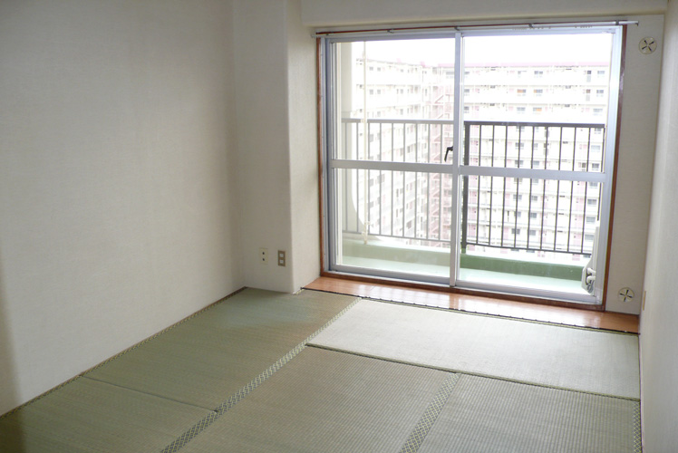 Other room space. Japanese-style room It opens onto a balcony