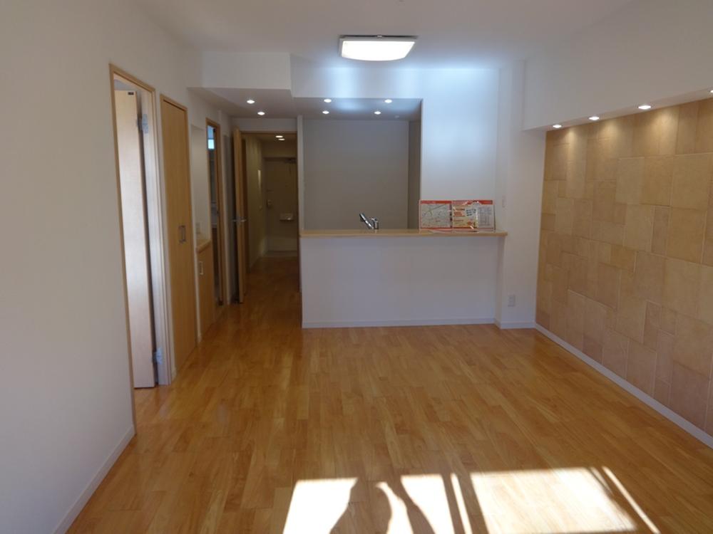 Living. Local (11 May 2013) Shooting