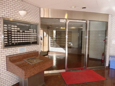 Entrance. Auto-lock is equipped!