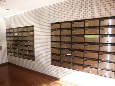 Other common areas. There are set post!