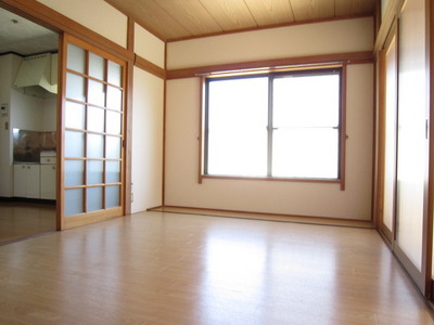 Other room space. 5.5 Pledge Western-style