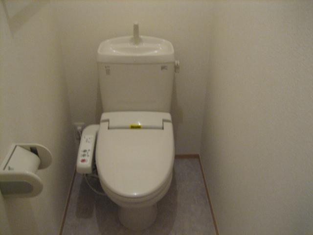 Toilet. Bidet