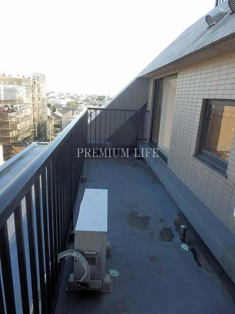 Balcony. «Balcony»