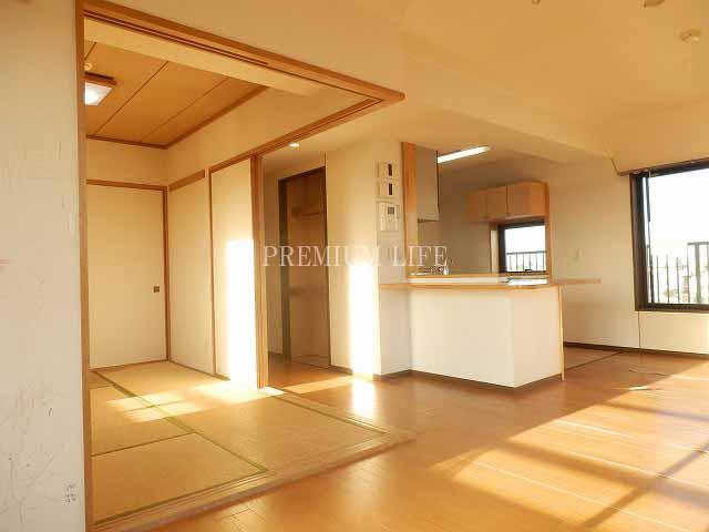 Living. «Living» Very bright per yang good of living.