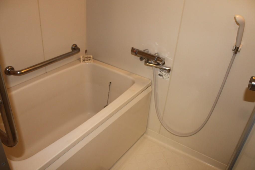 Bath. Reheating ・ Bathroom with a bathroom dryer