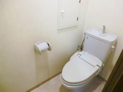 Toilet. With Washlet! It is with a convenient storage space ☆ 