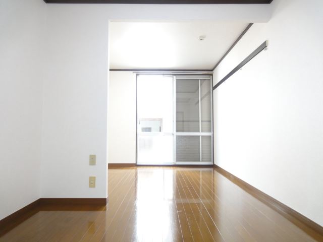 Living and room. Western-style room is 10.5 tatami