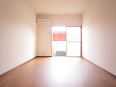 Other room space. Western-style 7.5 Pledge